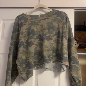 Long sleeved camo tee